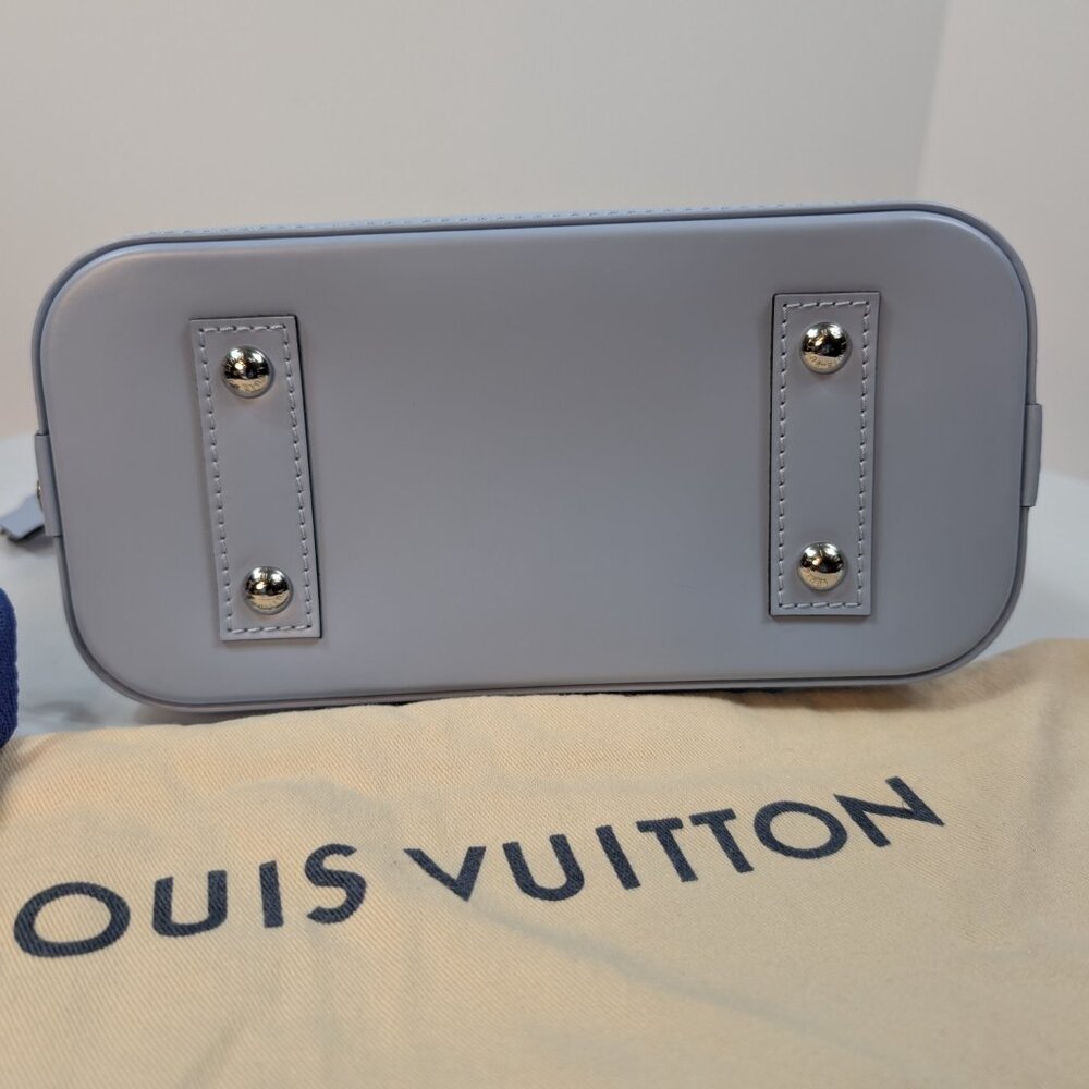 Louis Vuitton Alma BB Handbag in Blue Epi Leather with LV Strap - Picture 8 of 16